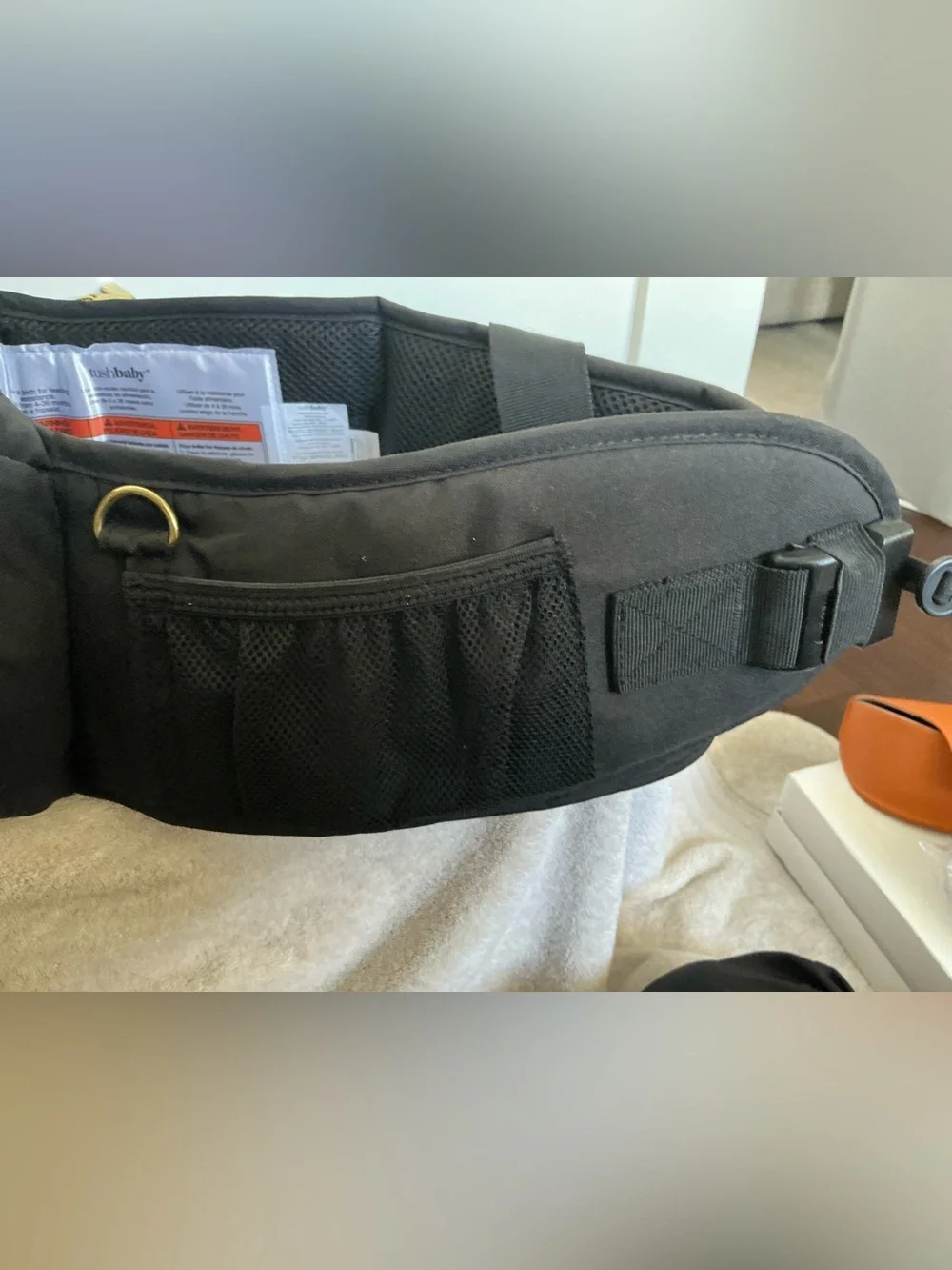 Tushbaby compact black